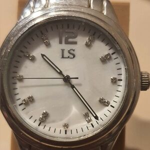🦋10/$20🦋 LS Silver/MOP Rhinestone Stainless Steel Women's Watch